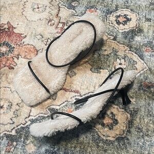 St. Agni Like New Furry Kitten Heel 37